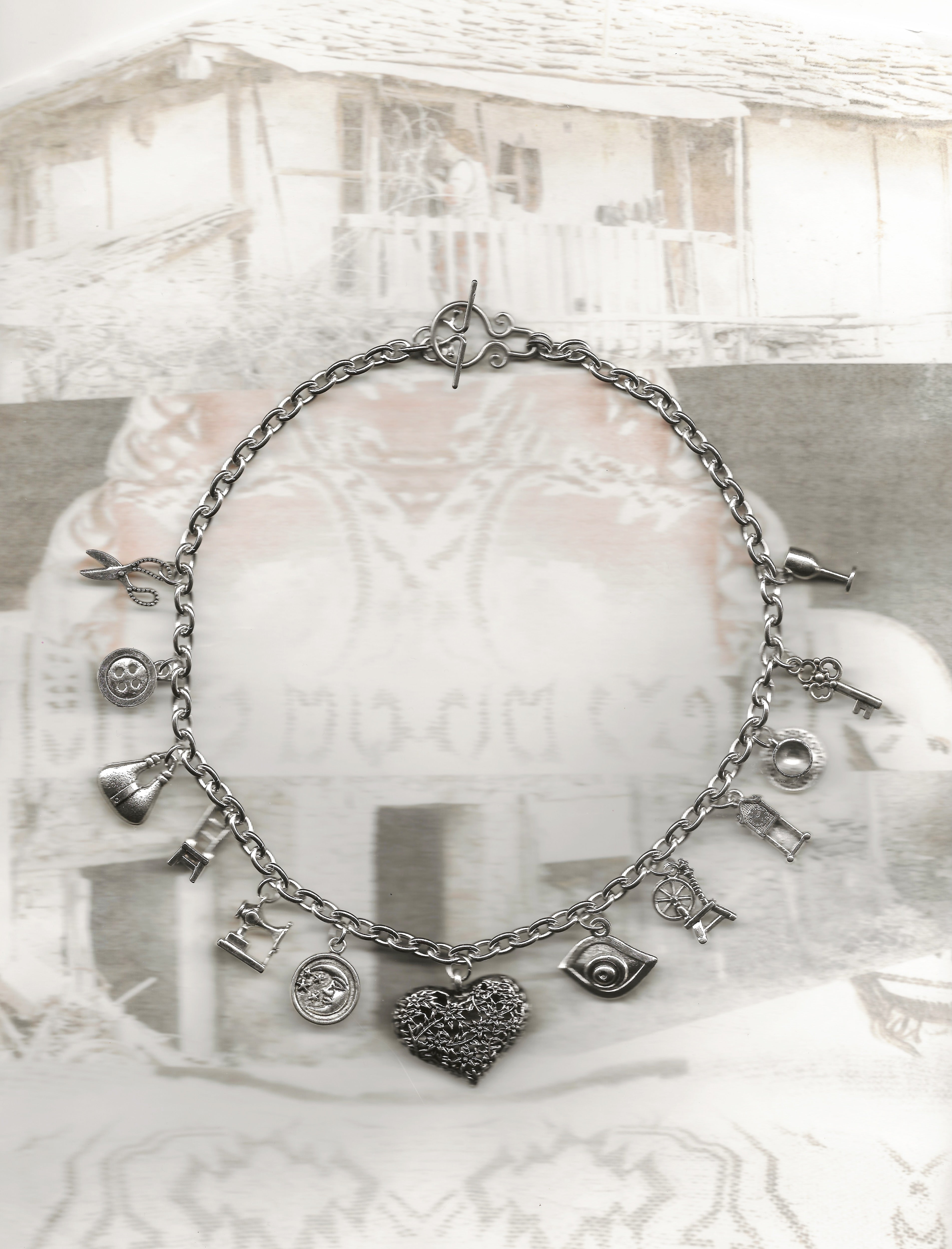 'Quite Ruins' necklace
